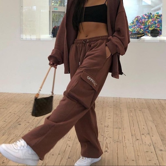 Meet your Posher, 🗣💸 - Picture 1 of 1